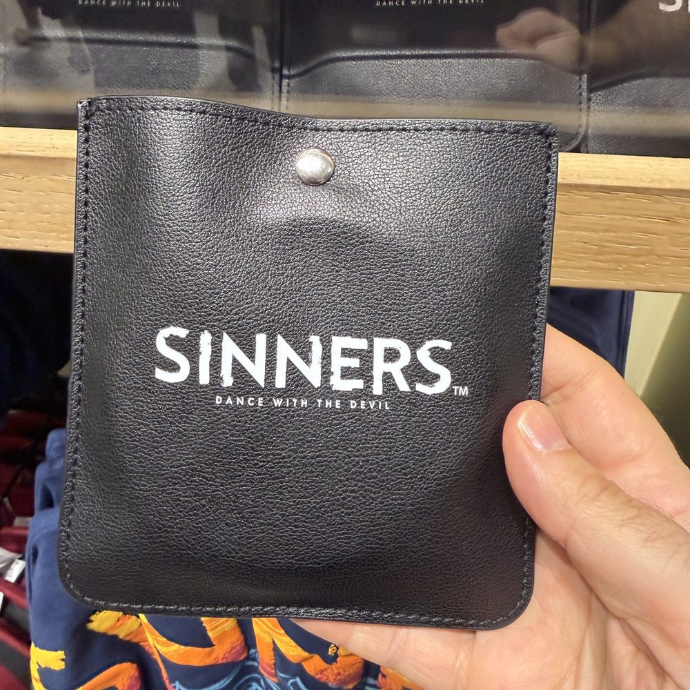 snap pouch front